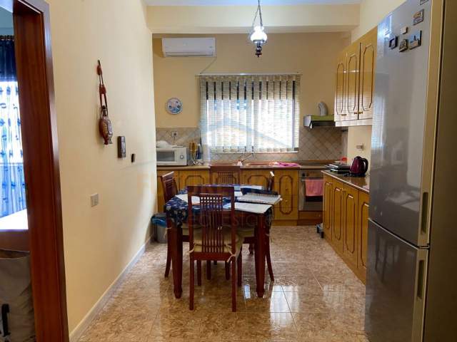 Tirane, shes apartament 2+1+BLK Kati 3, 112 m² 160.000 Euro (Komuna e Parisit)
