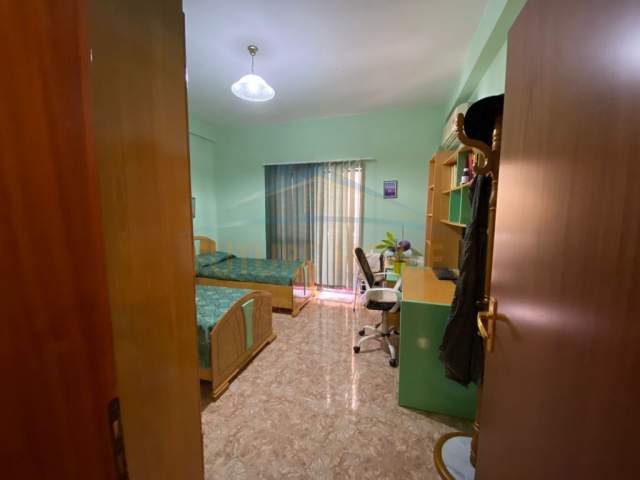 Tirane, shes apartament 2+1+BLK Kati 3, 112 m² 160.000 Euro (Komuna e Parisit)