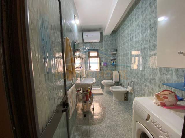 Tirane, shes apartament 2+1+BLK Kati 3, 112 m² 160.000 Euro (Komuna e Parisit)