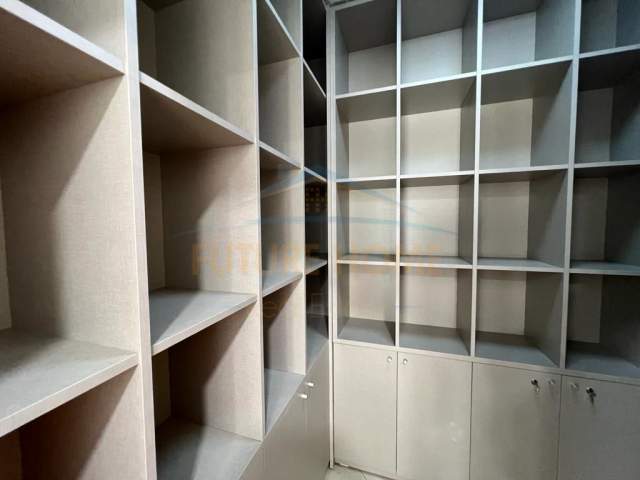 Tirane, jepet me qera zyre Kati 8, 81 m² 900 Euro (Hilton Garden Inn Tirana)