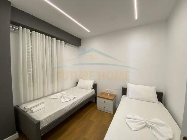 Durres, jepet me qera apartament 2+1 Kati 9, 80 m² 650 Euro (Plazh)