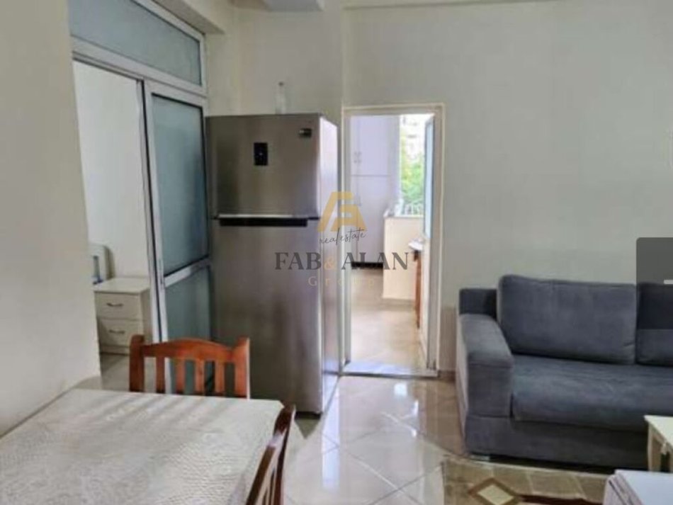 Tirane, jepet me qera apartament 1+1 Kati 1, 60 m² 400 € (21 Dhjetori)