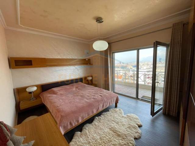 Tirane, shitet apartament 2+1 Kati 6, 110 m² 210.000 Euro (kopshti zologjik)