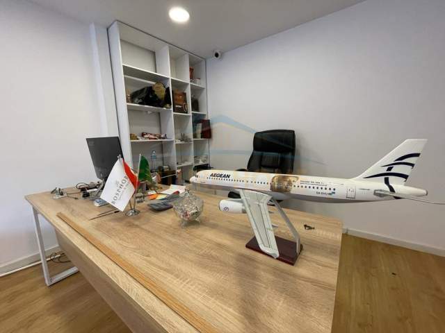 Tirane, jepet me qera zyre Kati 0, 40 m² 800 Euro (Rruga e Kavajes)