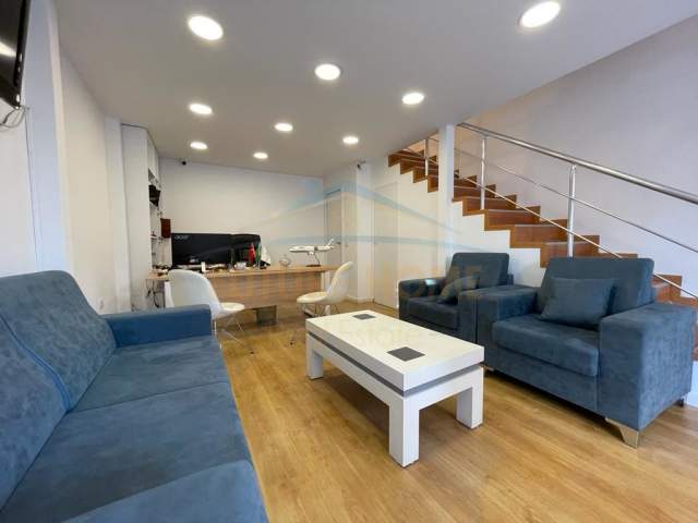 Tirane, jepet me qera zyre Kati 0, 40 m² 800 Euro (Rruga e Kavajes)