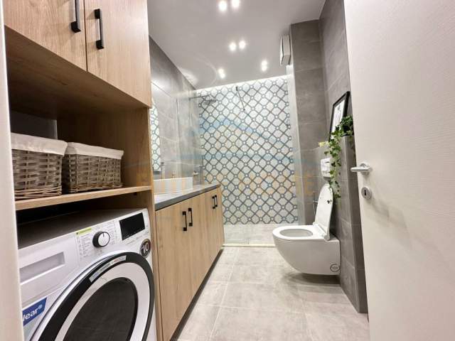 Tirane, jepet me qera apartament Kati 7, 64 m² 1.150 Euro (Rruga e Barrikadave)