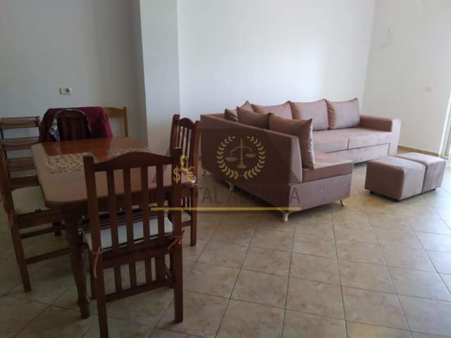 Tirane, jepet me qera 1+1 Kati 3, 78 m² 380 Euro (Rruga Riza Cerova)