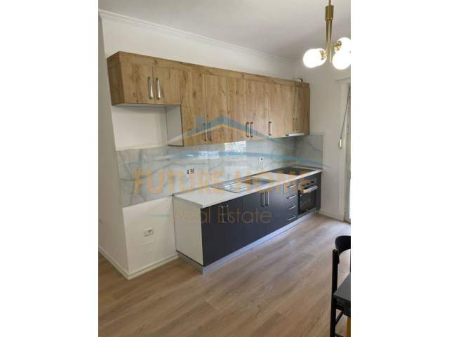 Tirane, shitet apartament 2+1 Kati 1, 92 m² 170.000 Euro (Komuna e Parisit)