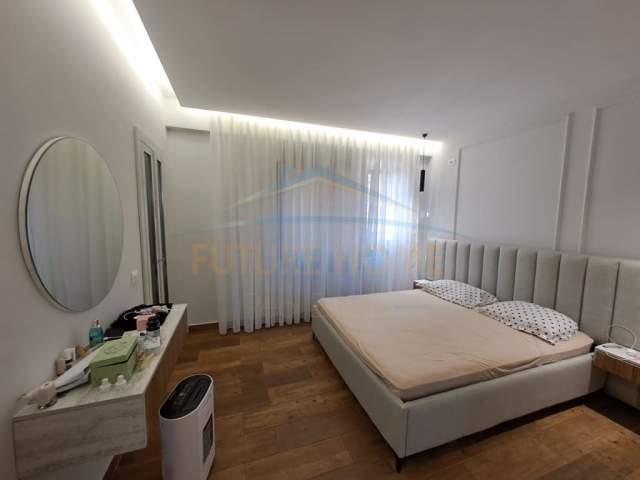 Durres, jepet me qera apartament 2+1 Kati 1, 90 m² 700 Euro (VILA E ZOGUT)