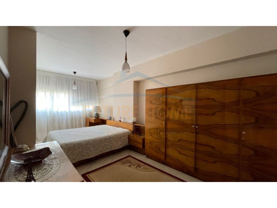 Qira, Apartament 2+1, Myslym Shyr
