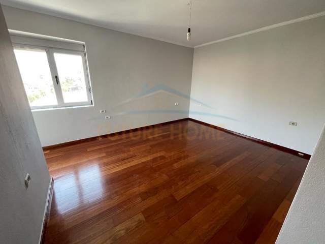 Korce, shitet apartament 2+1+BLK Kati 7, 150 m² 73.000 Euro (Lagjia 9, Korçë.)