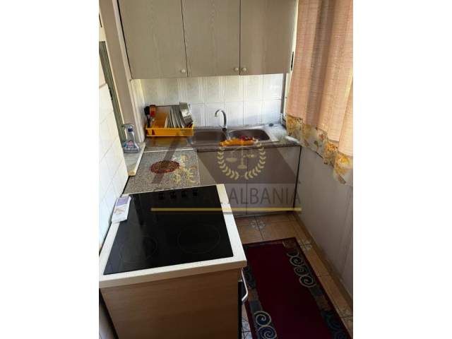 Tirane, jepet me qera apartament 2+1+BLK Kati 3, 85 m² 350 Euro (Perballe Ministrise se Jashtme)
