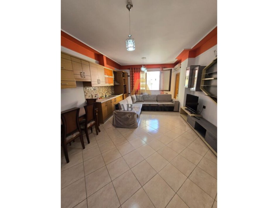 Tirane, shitet apartament 3+1 Kati 5, 141 m² 165.000 € (Astir)