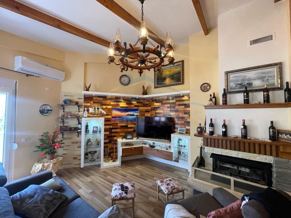 Durres, shitet apartament 2+1+Ballkon Kati 3, 102 m² 237.000 € (Gjiri i Lalezit)