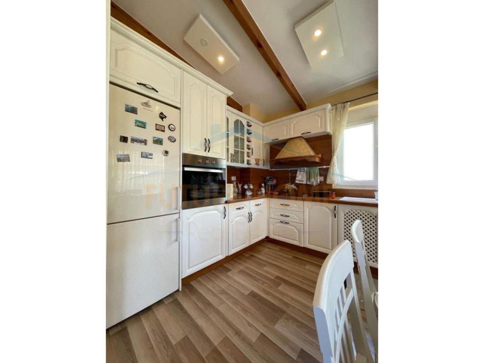 Durres, shitet apartament 2+1+Ballkon Kati 3, 102 m² 237.000 € (Gjiri i Lalezit)