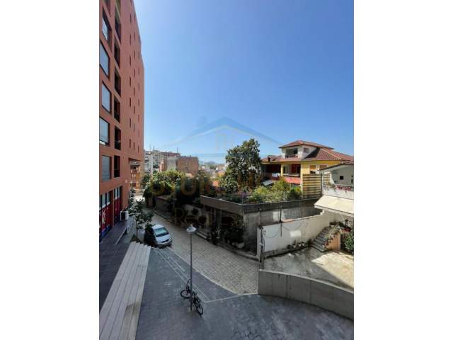 Tirane, jepet me qera apartament 1+1 Kati 1, 67 m² 400 Euro (kongresi manastirit)