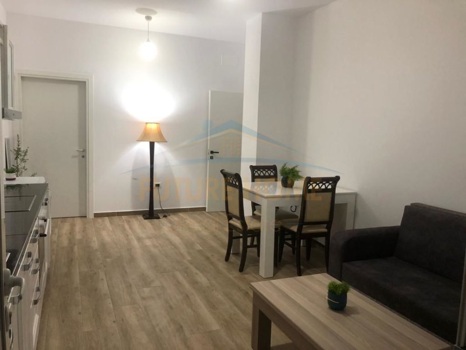 Durres, jepet me qera apartament 1+1, Kati 2, 60 m² 250 € (Nishtulla)