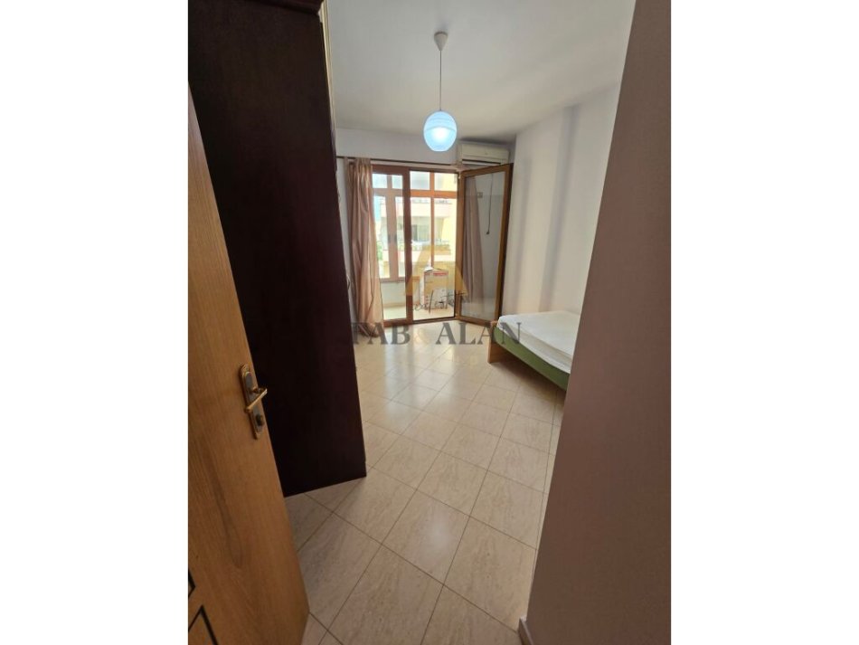 Tirane, shitet apartament 3+1 Kati 5, 141 m² 165.000 € (Astir)