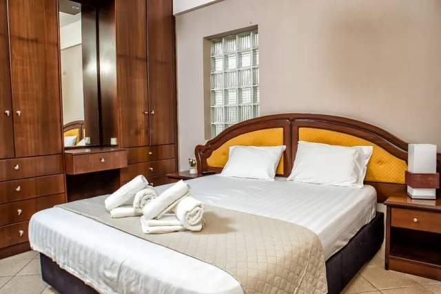 Greqi, Halkidiki Shitet hotel me 24 dhoma 1.140 m²