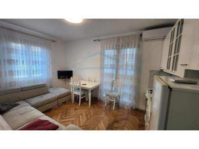 Tirane, shes apartament 1+1+BLK Kati 3, 46 m² 98.000 Euro (Barrikada)