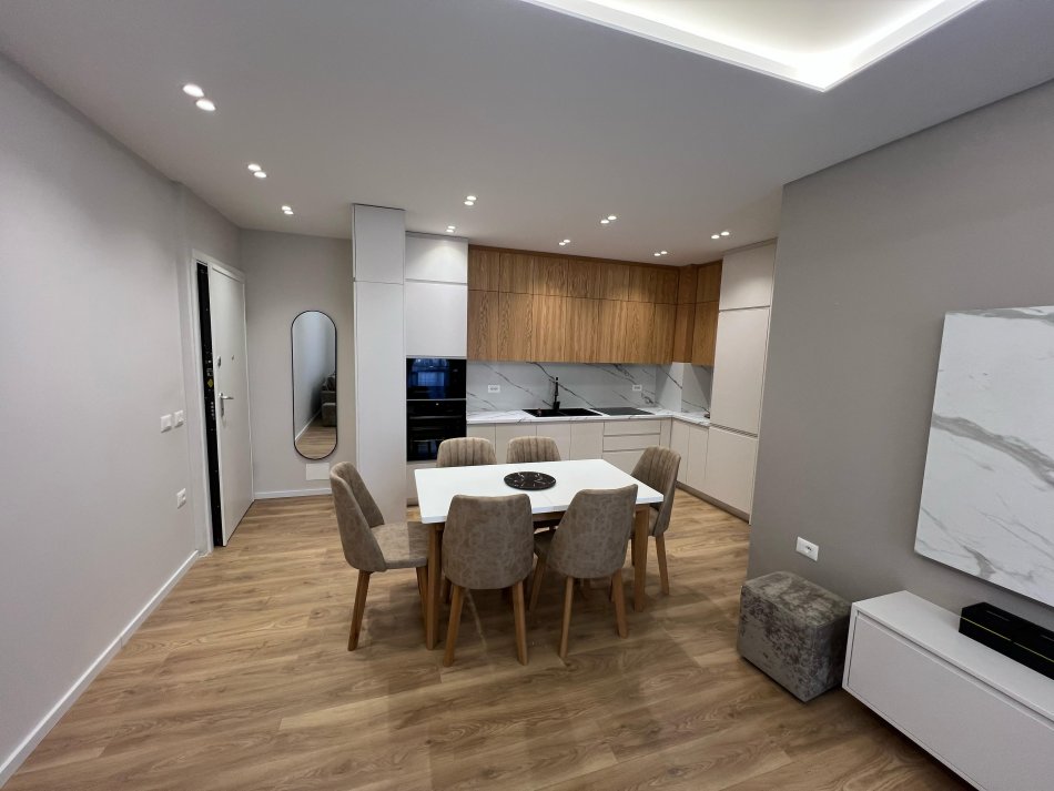 Tirane, jepet me qera apartament 2+1+Ballkon Kati 3, 93 m² 850 € (Rruga e Kavajes)