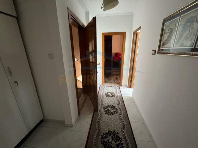 Korce, shitet apartament 1+1 Kati 4, 54 m² 36.000 Euro (Lagjia 16, Korçë)
