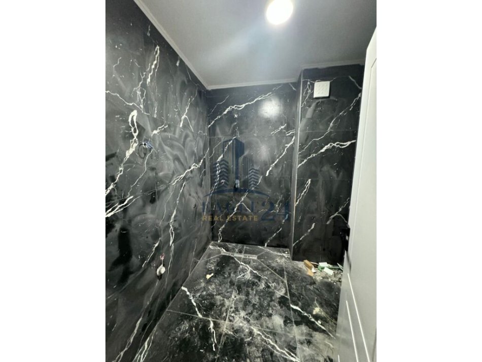 Tirane, shes apartament 2+1+Ballkon Kati 4, 99 m² 180.000 € (kopshti botanik, kodra e diellit)