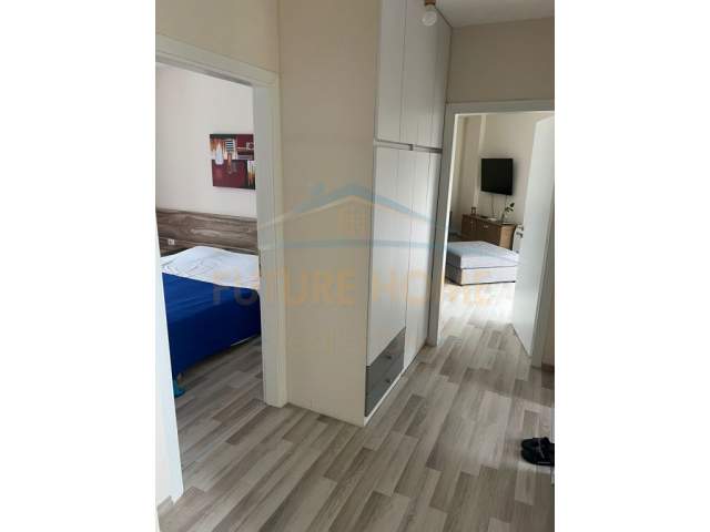 Tirane, jepet me qera apartament 1+1+BLK Kati 2, 82 m² 350 Euro (fresk)