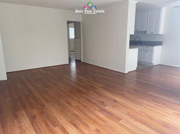 Tirane, jepet me qera zyre Kati 3, 73 m² 550 € (Ish ekspozita)
