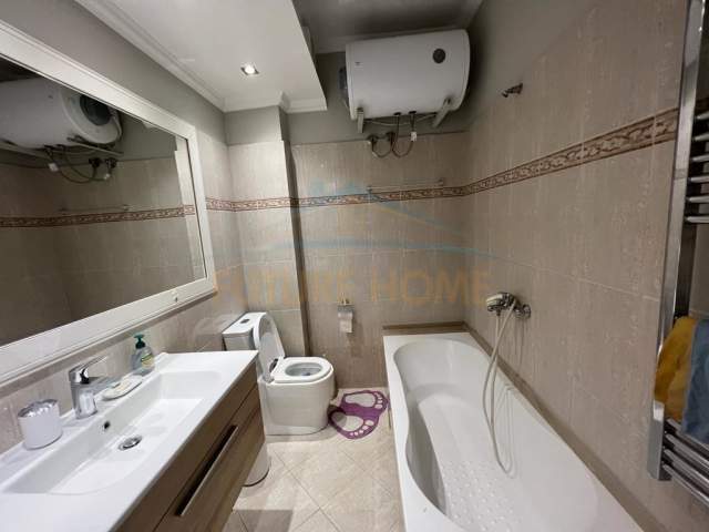 Korce, shitet apartament 2+1+BLK Kati 5, 100 m² 100.000 Euro (Lagjia 7, Korçë)