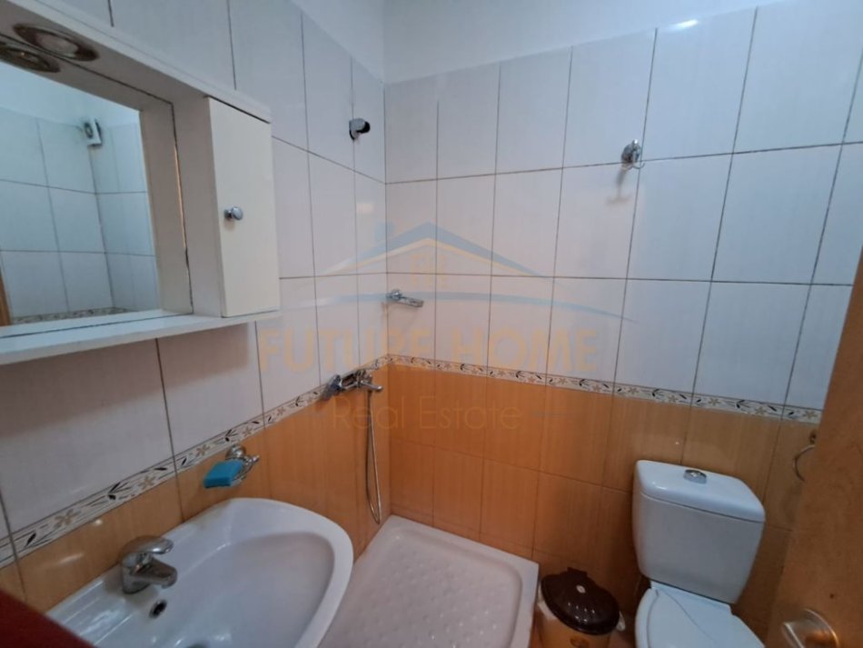 Durres, jepet me qera apartament 2+1 Kati 10, 85 m² 500 € 