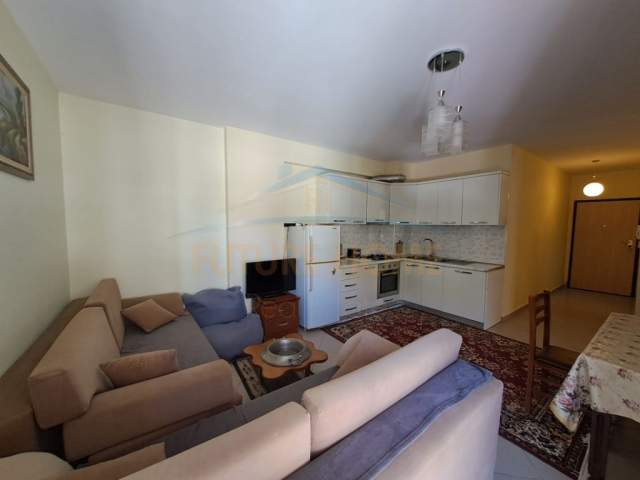 Durres, jepet me qera apartament Kati 10, 85 m² 500 Euro (Vollga)