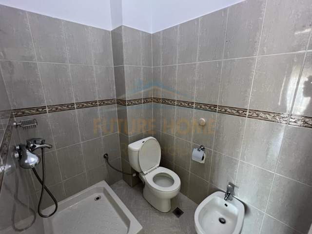 Korce, shitet apartament 2+1+BLK Kati 8, 116 m² 125.000 Euro (Lagjia 7, Korçë)