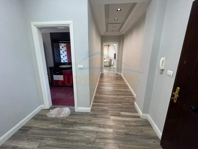 Korce, shitet apartament 2+1+BLK Kati 8, 116 m² 125.000 Euro (Lagjia 7, Korçë)