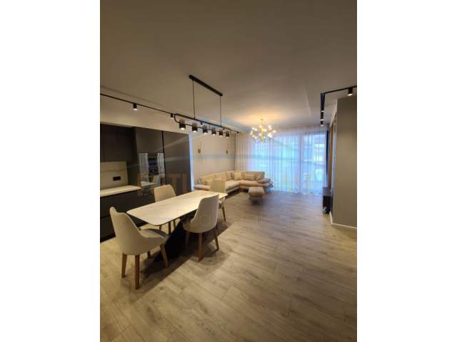 Tirane, jepet me qera apartament 2+1+A+BLK Kati 6, 1.000 Euro (Selvia)