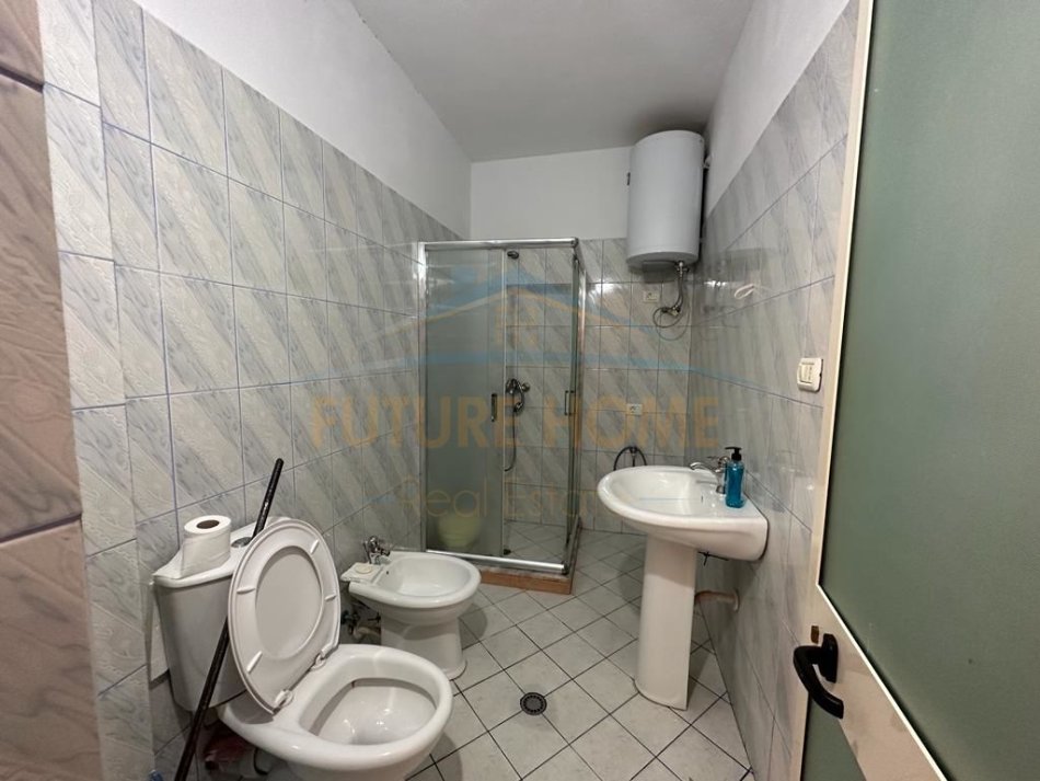 Durres, jepet me qera apartament 2+1 Kati 2, 84 m² 300 € (Plazh Iliria, Durres)