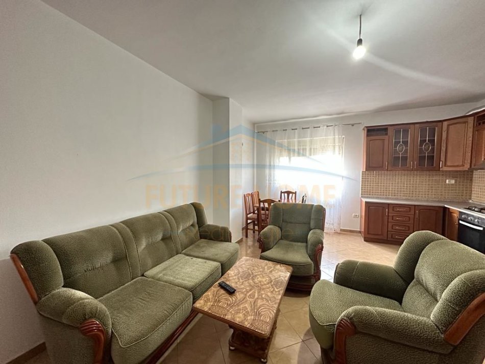 Durres, jepet me qera apartament 2+1 Kati 2, 84 m² 300 € (Plazh Iliria, Durres)