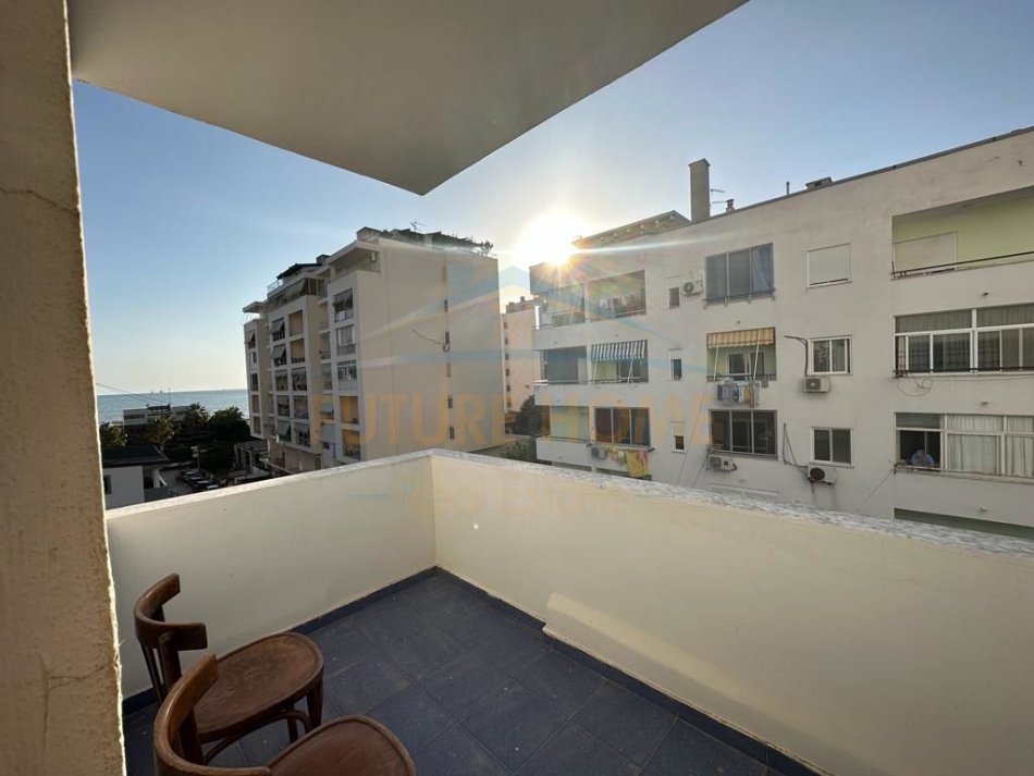 Durres, jepet me qera apartament 2+1 Kati 2, 84 m² 300 € (Plazh Iliria, Durres)