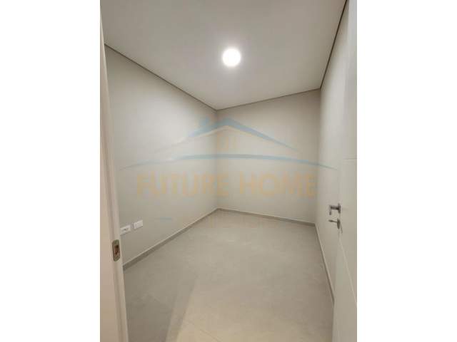 Tirane, jepet me qera Vile 1 Katshe Kati 1, 170 m² 3.500 Euro (Teg)