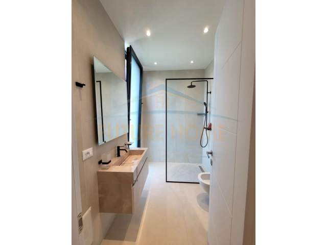 Tirane, jepet me qera Vile 1 Katshe Kati 1, 170 m² 3.500 Euro (Teg)