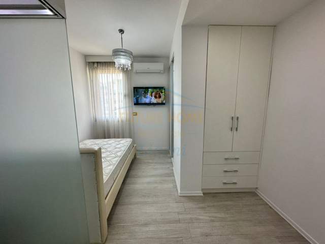 Tirane, jepet me qera apartament 3+1+BLK Kati 7, 150 m² 1.500 Euro (Rruga e Kosovarve)