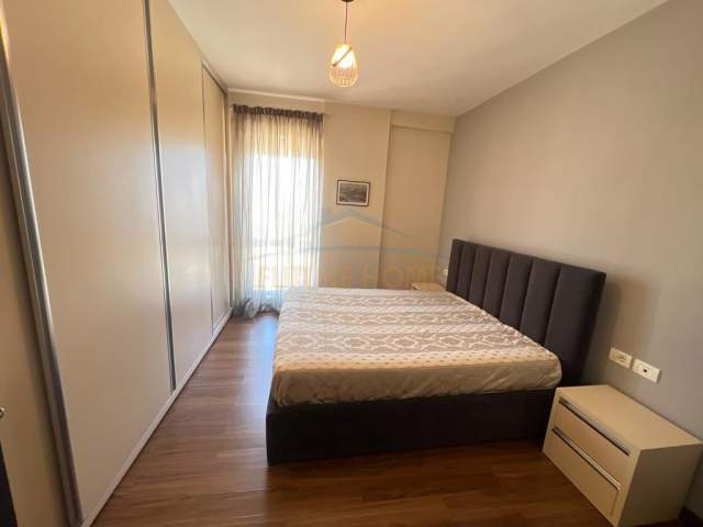 Tirane, jepet me qera apartament Kati 7, 112 m² 650 Euro (Tek pallatet e Shushices)