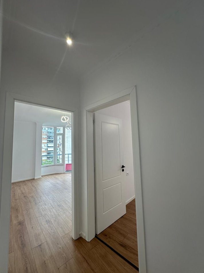 Tirane, shitet apartament 2+1+Ballkon Kati 4, 86 m² 133.000 € (Rruga Aleksandri)