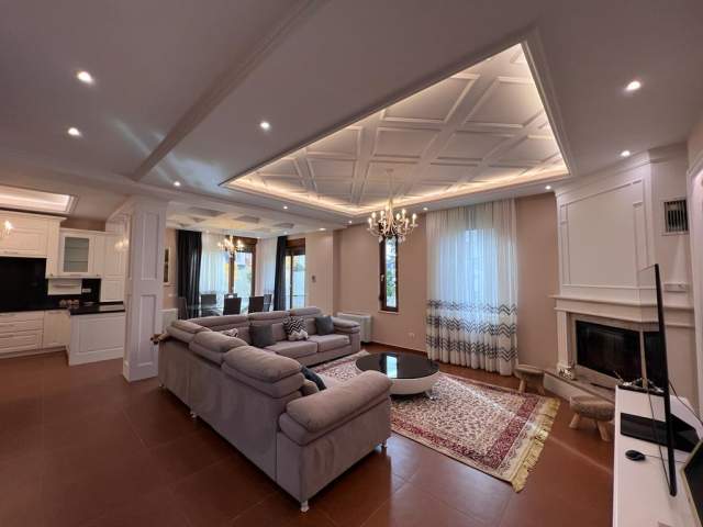 Tirane, jepet me qera Vile 4+1+BLK Kati 3, 250 m² 2.500 Euro (TEG)