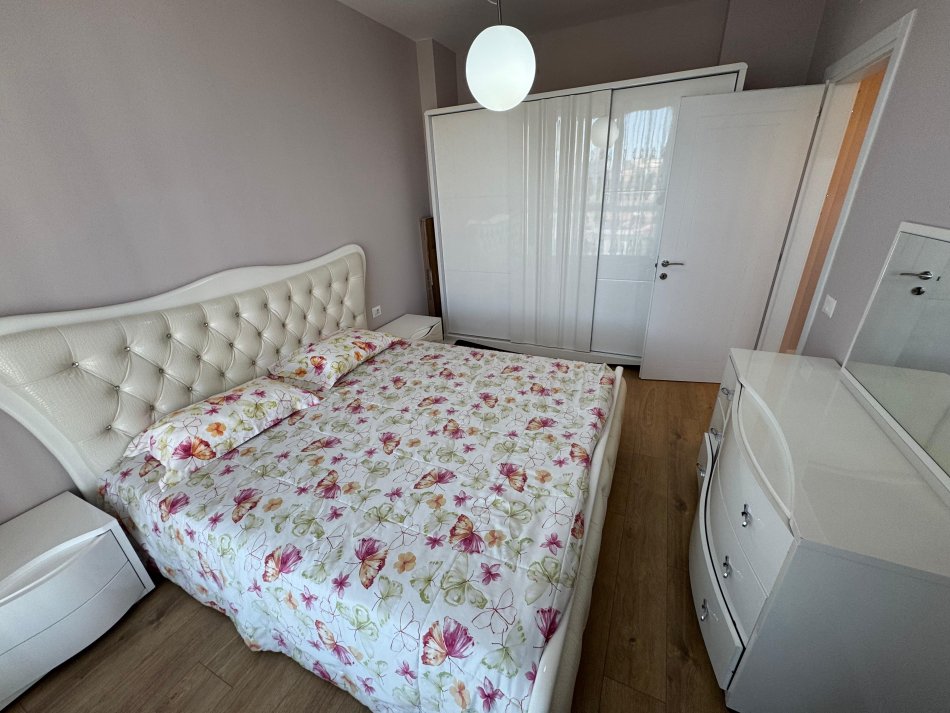Tirane, jepet me qera apartament 1+1 Kati 3, 65 m² 600 € (rruga siri kodra)