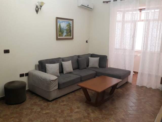 Tirane, jepet me qera apartament Kati 5, 80 m² 450 Euro