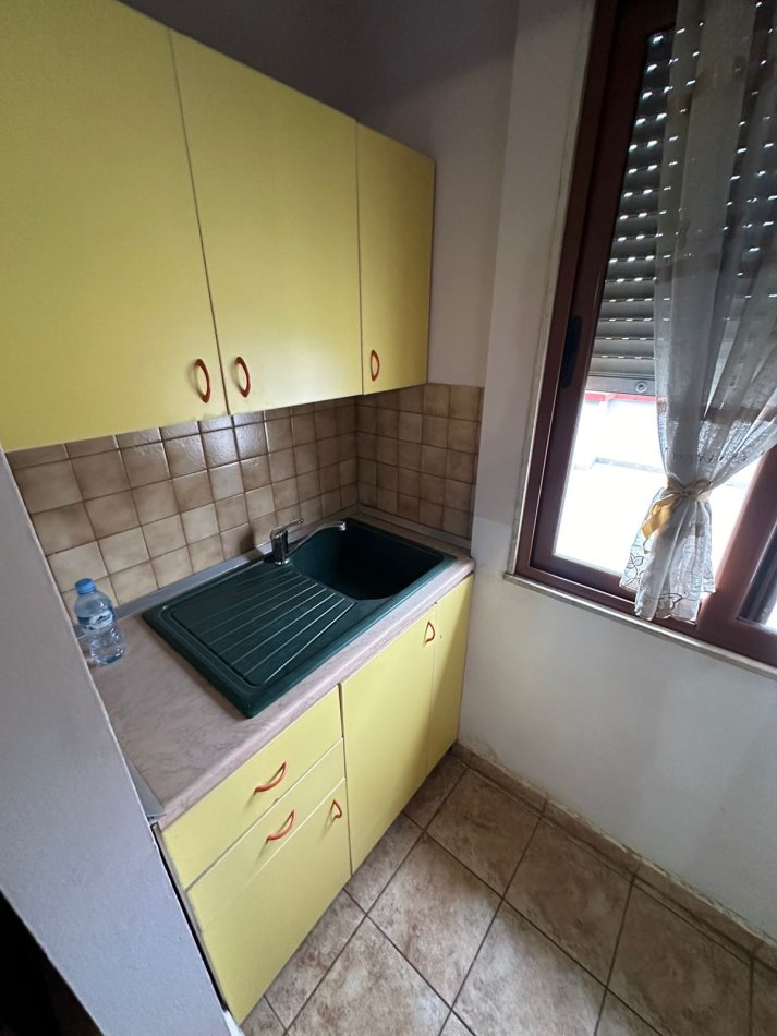 Tirane, jepet me qera apartament 1+1 Kati 6, 75 m² 400 € (Vasil Shanto)