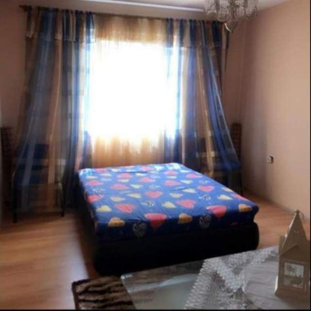Tirane, jepet me qera apartament 2+1 Kati 3, 400 Euro (Kongresi i Manastirit)