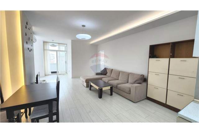 Tirane, jepet me qera apartament 2+1+BLK Kati 5, 90 m² 600 Euro (Rr. Petro Nini Luarasi)