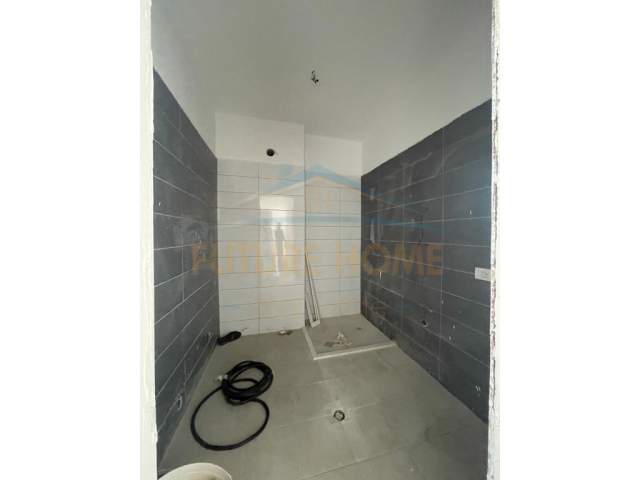 Tirane, jepet me qera apartament Kati 3, 90 m² 450 Euro (fusha aviacionit)